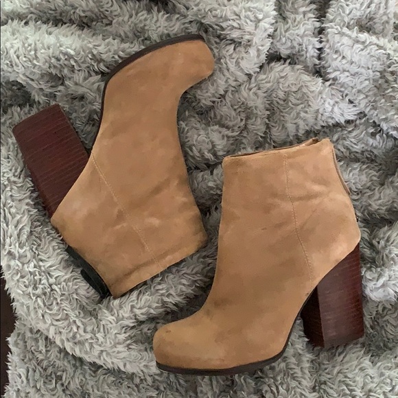 Jeffrey Campbell Shoes - Jeffrey Campbell Suede booties 👢